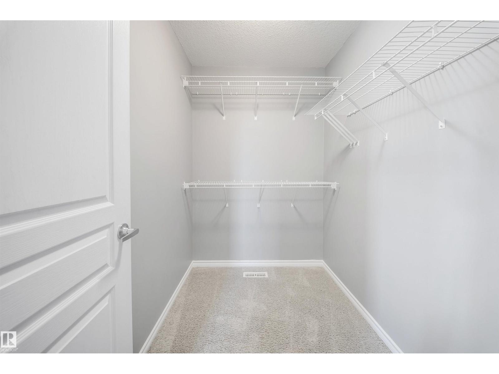 7043 22 Av Sw Property Photo 45