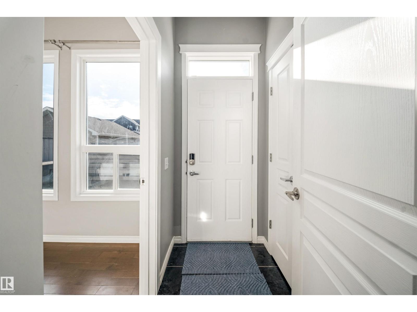 7043 22 Av Sw Property Photo 46