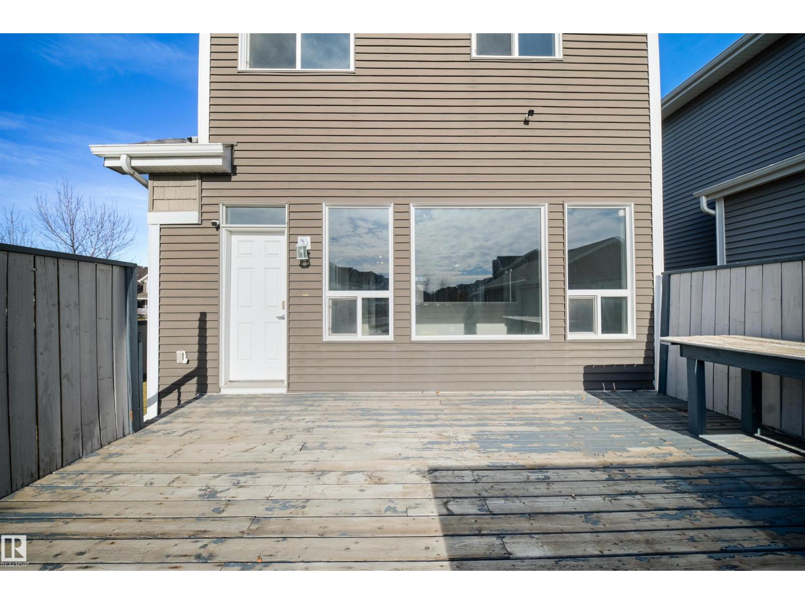 7043 22 Av Sw Property Photo 59