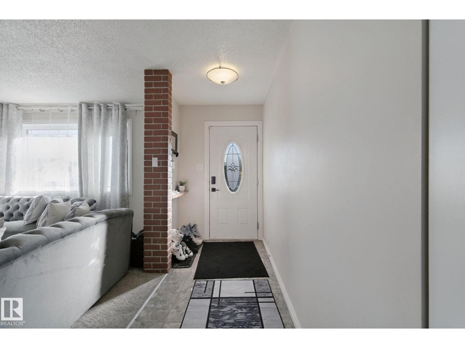 7332 149a Av Nw Property Photo 2