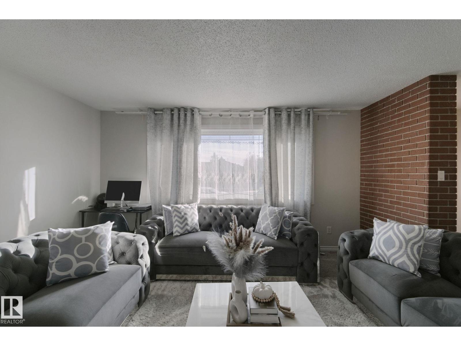 7332 149a Av Nw Property Photo 4