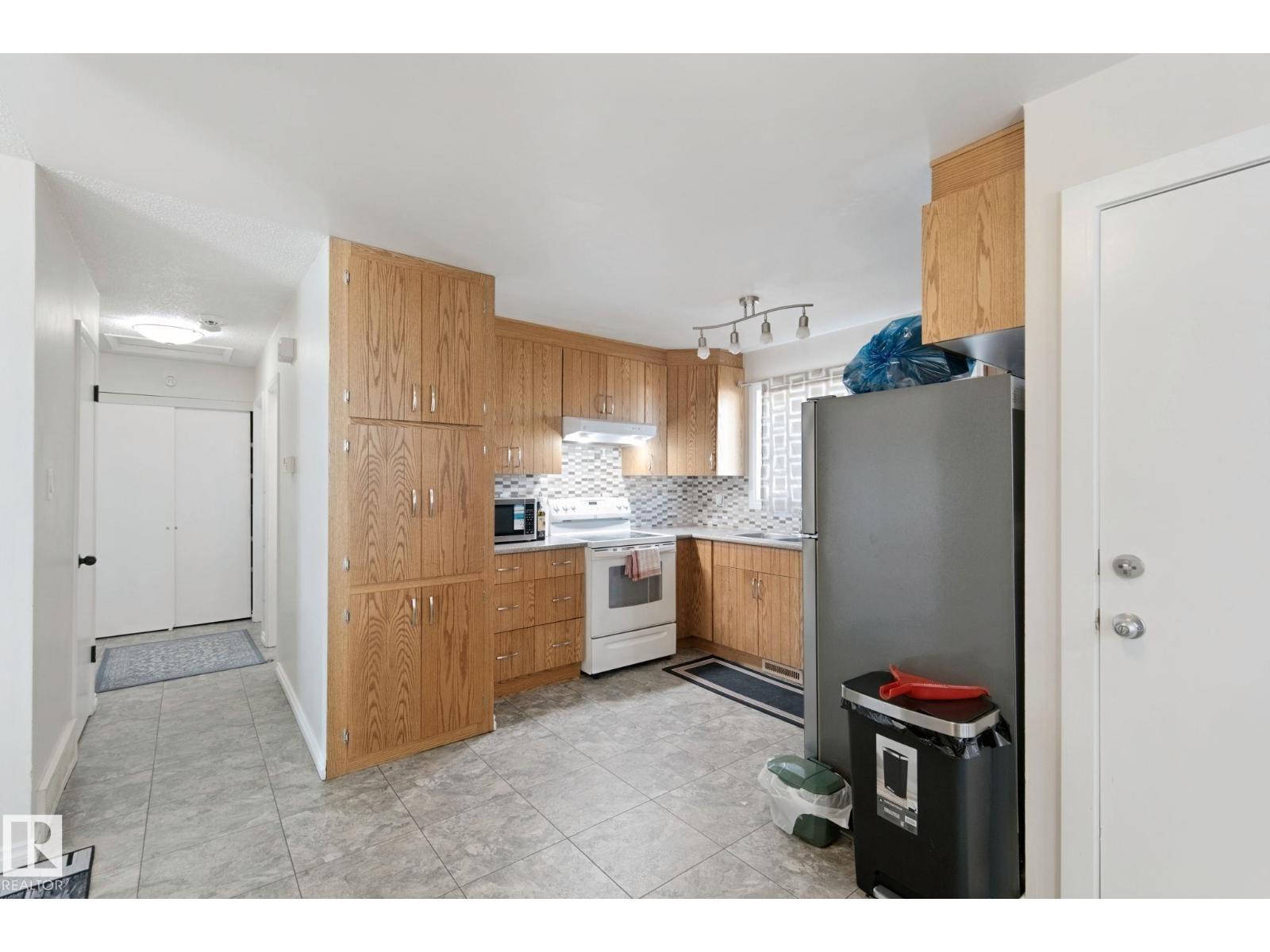7332 149a Av Nw Property Photo 11