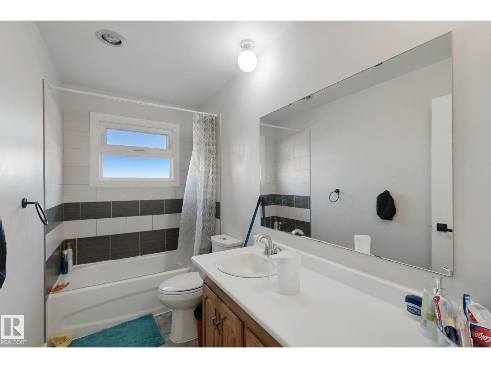 7332 149a Av Nw Property Photo 22