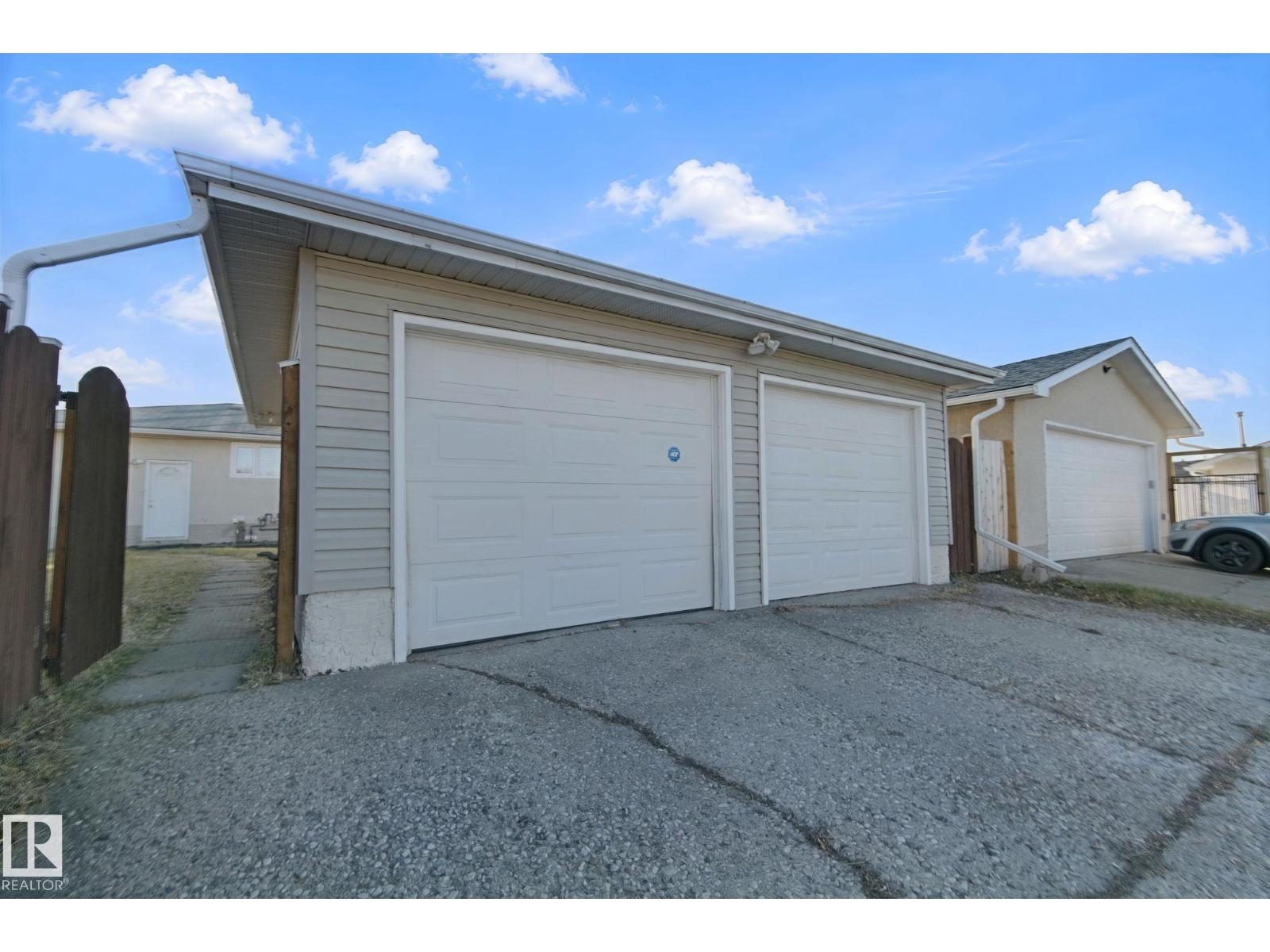 7332 149a Av Nw Property Photo 57
