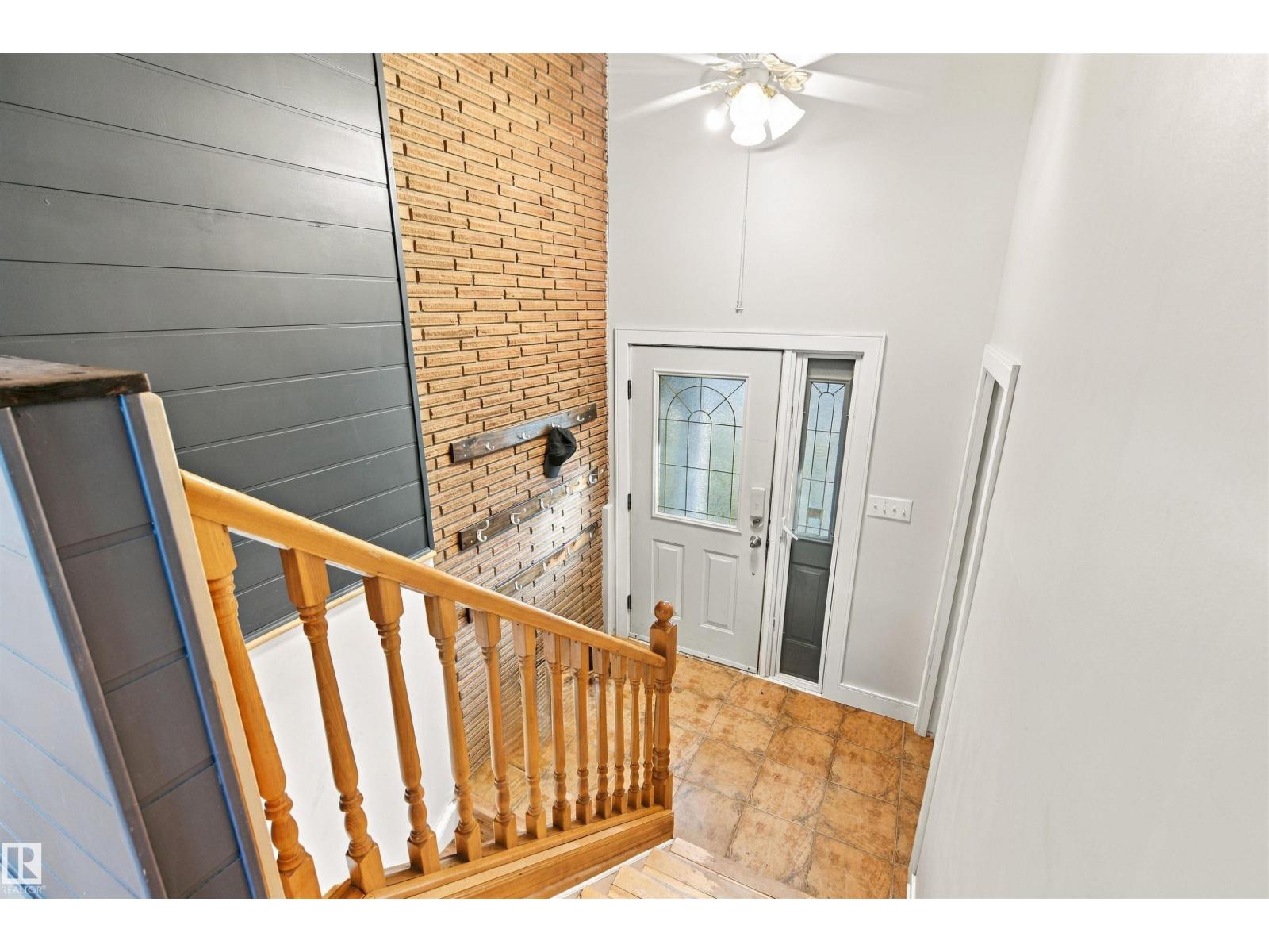 5708 47 Av Property Photo 2