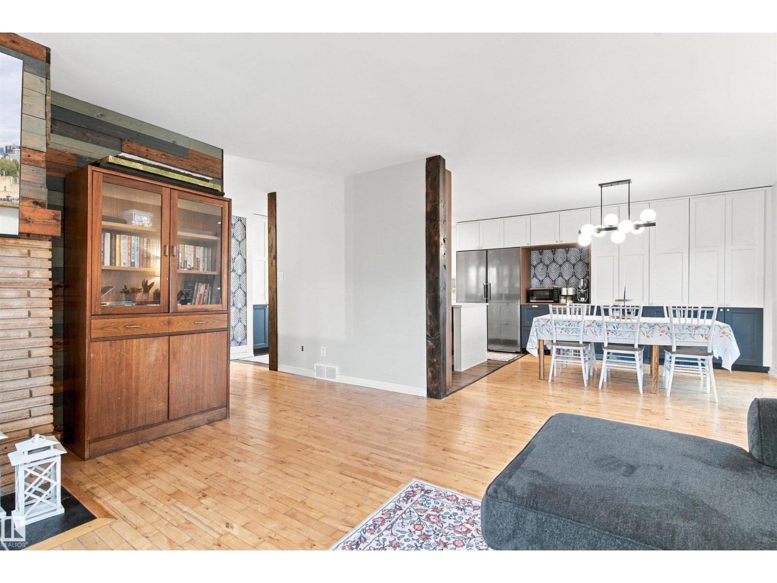 5708 47 Av Property Photo 3