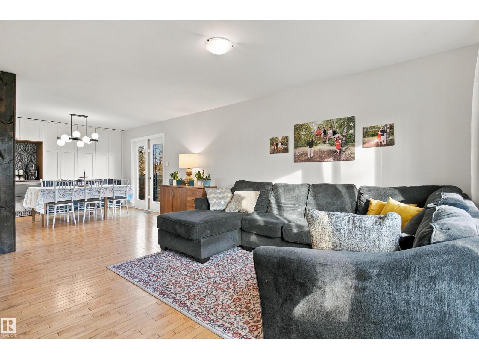 5708 47 Av Property Photo 4