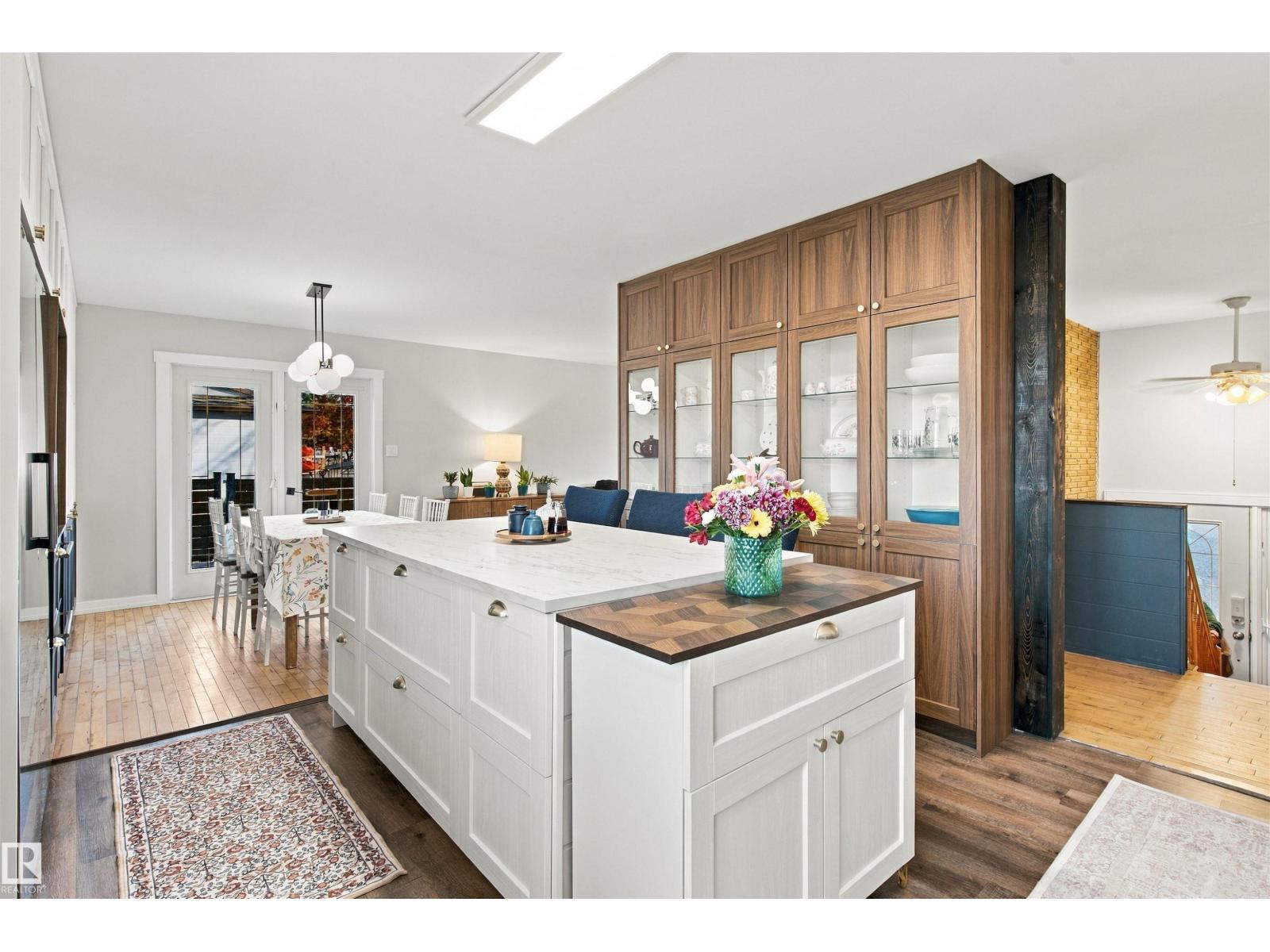 5708 47 Av Property Photo 7