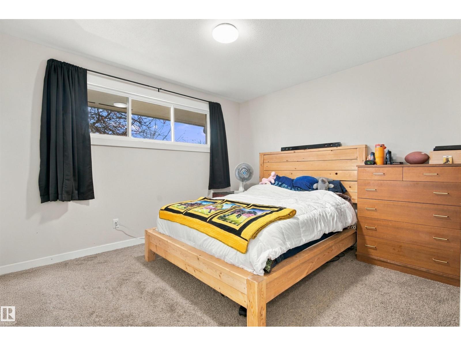 5708 47 Av Property Photo 16