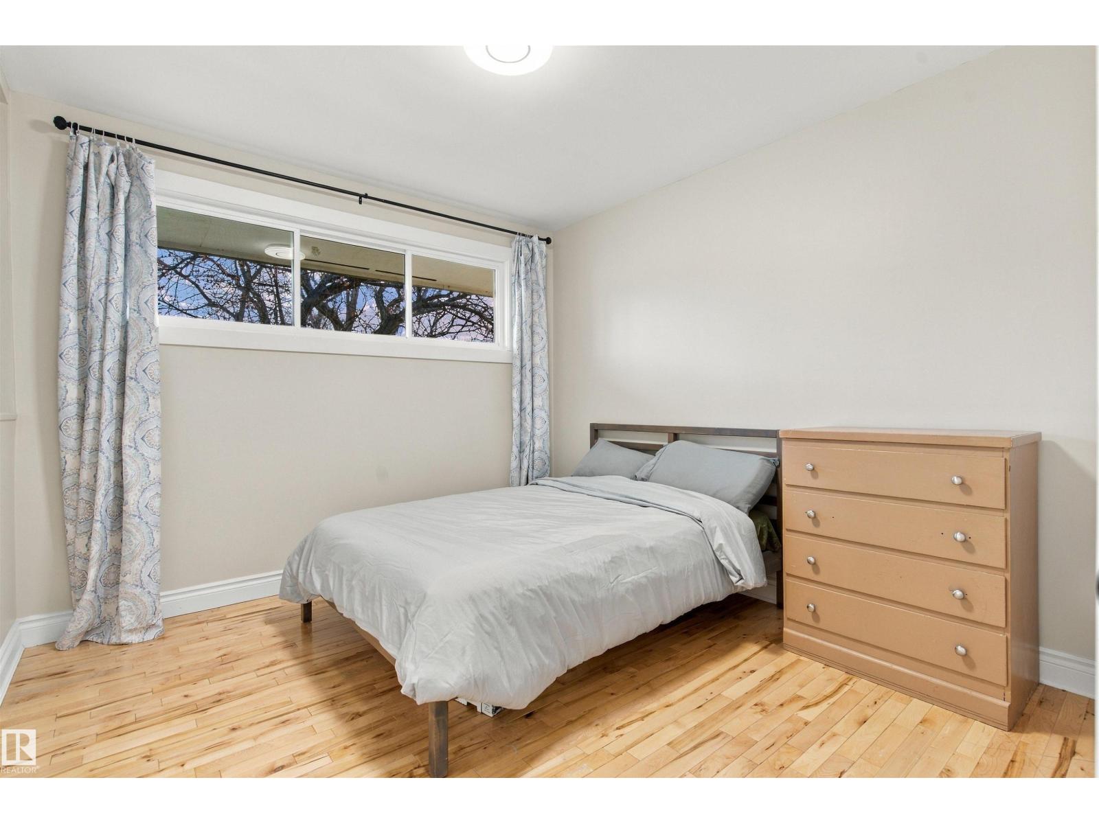 5708 47 Av Property Photo 18
