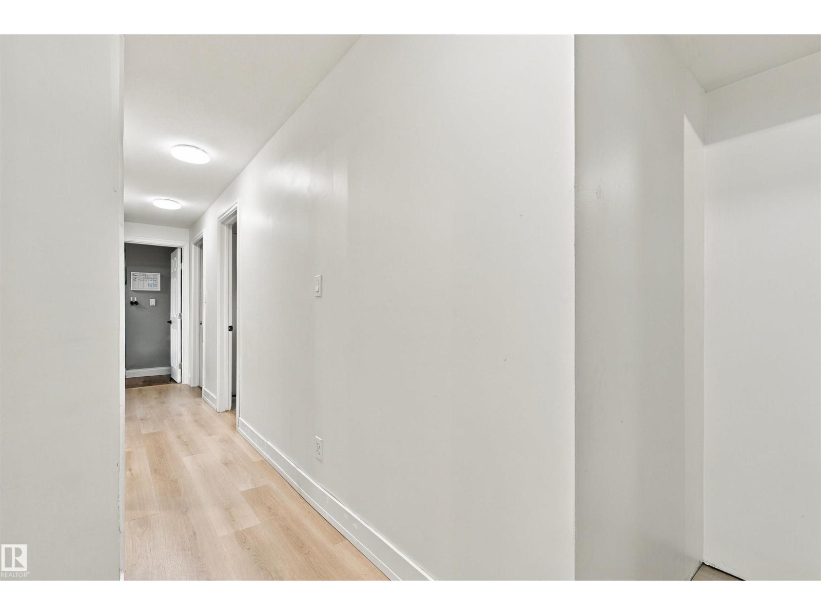 5708 47 Av Property Photo 23