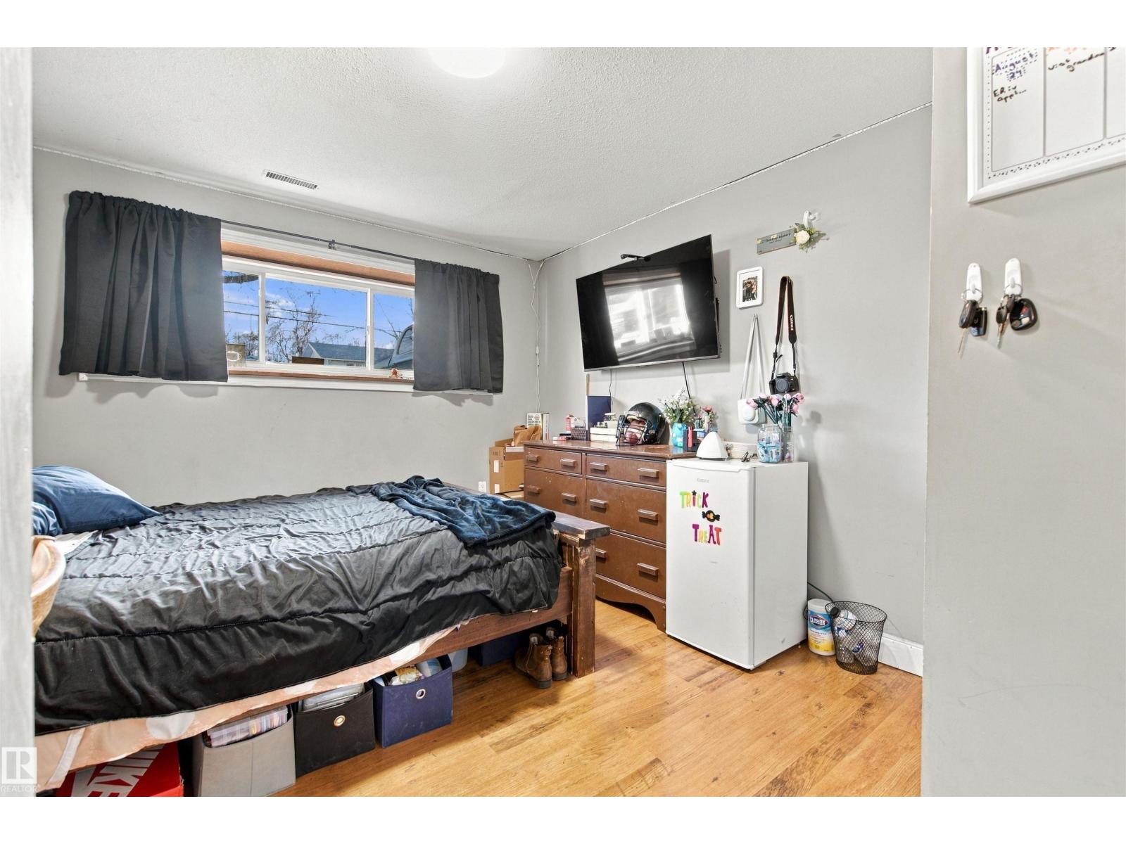 5708 47 Av Property Photo 26