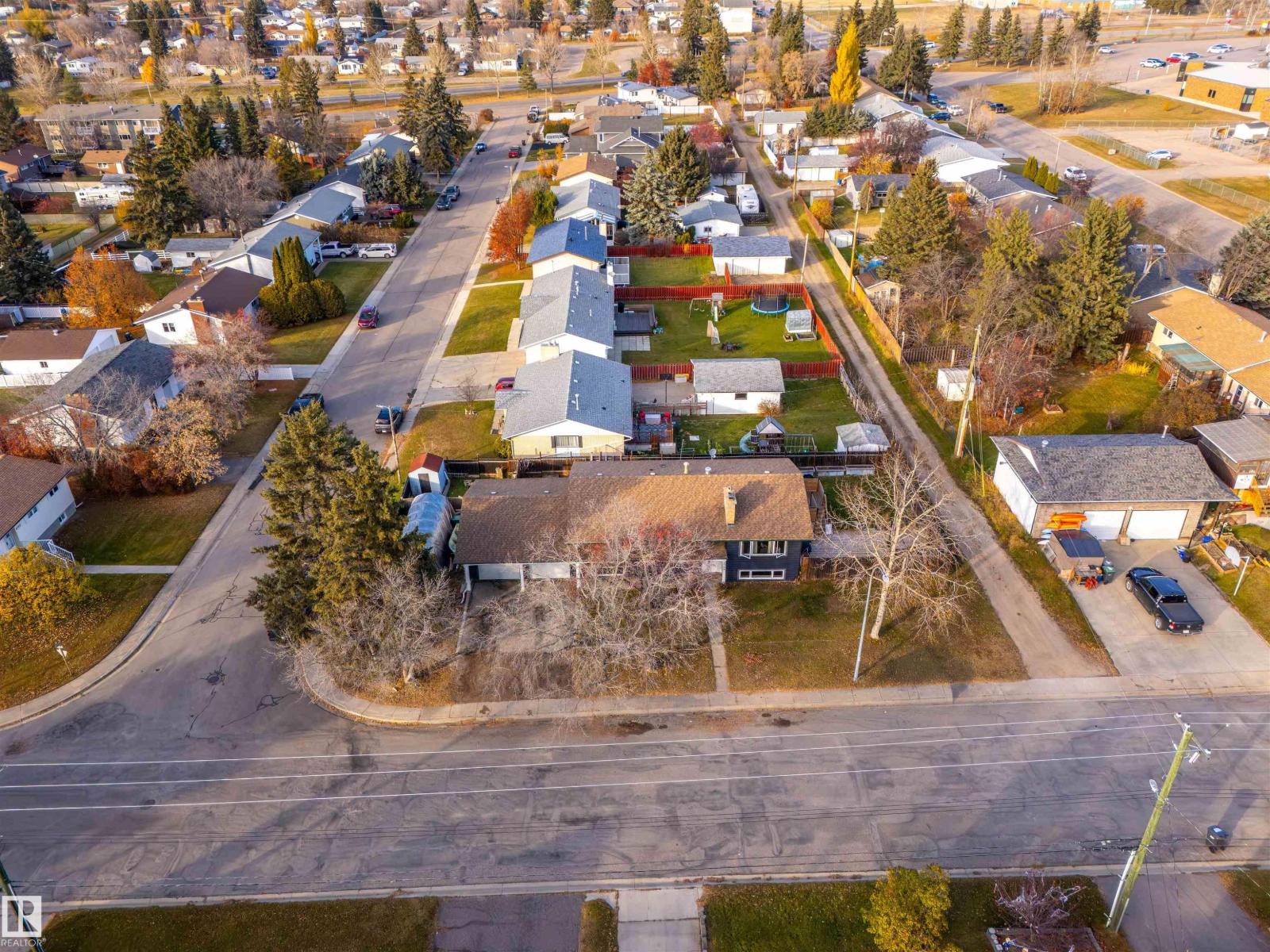5708 47 Av Property Photo 30