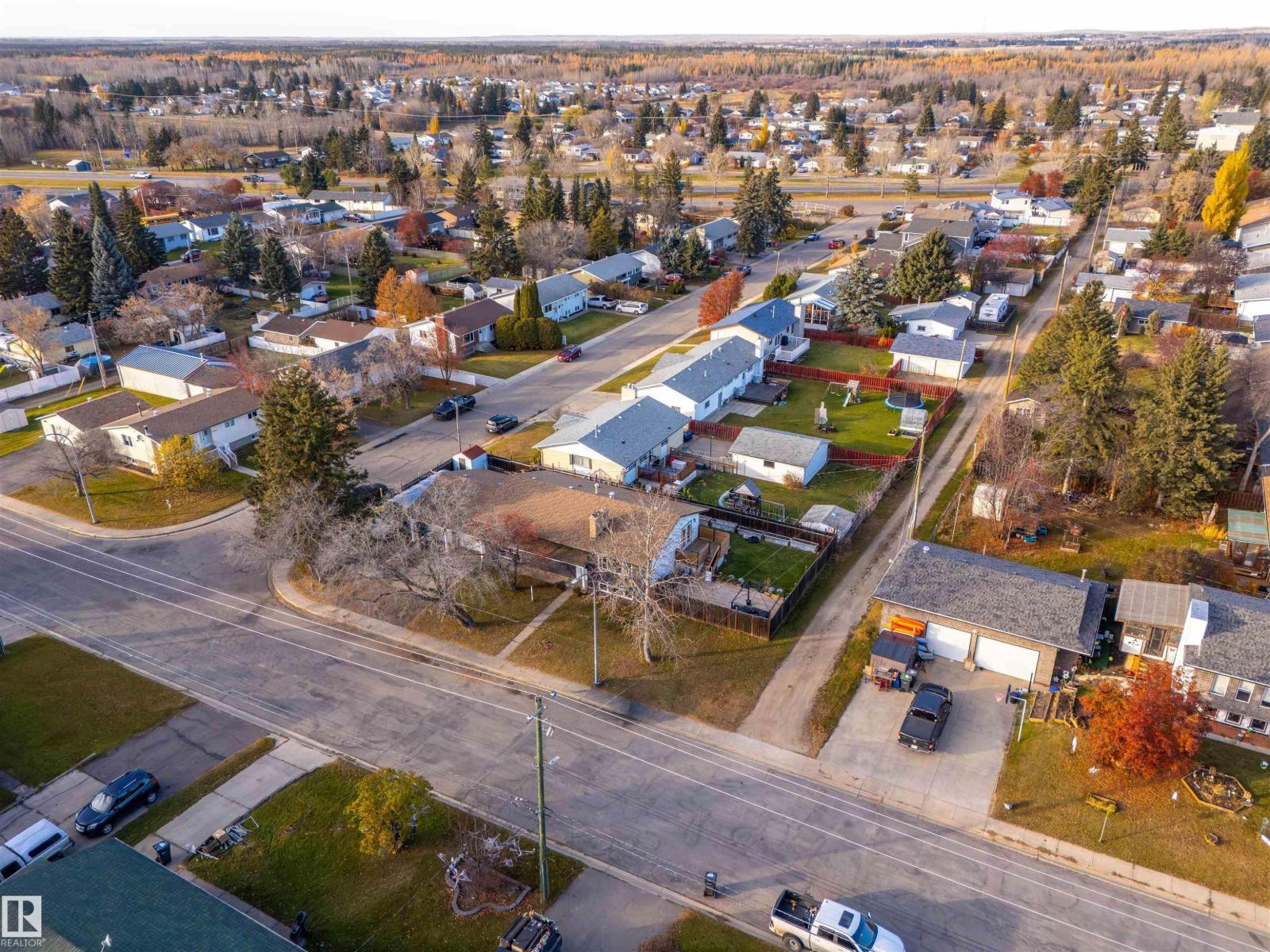 5708 47 Av Property Photo 31