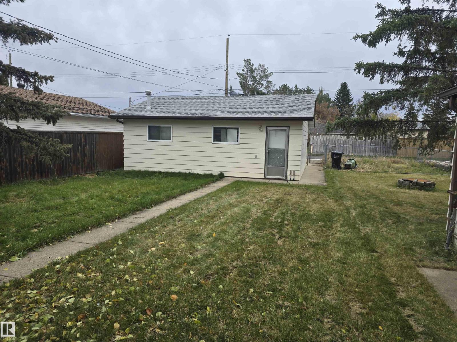 9717 162 St Nw Property Photo 4