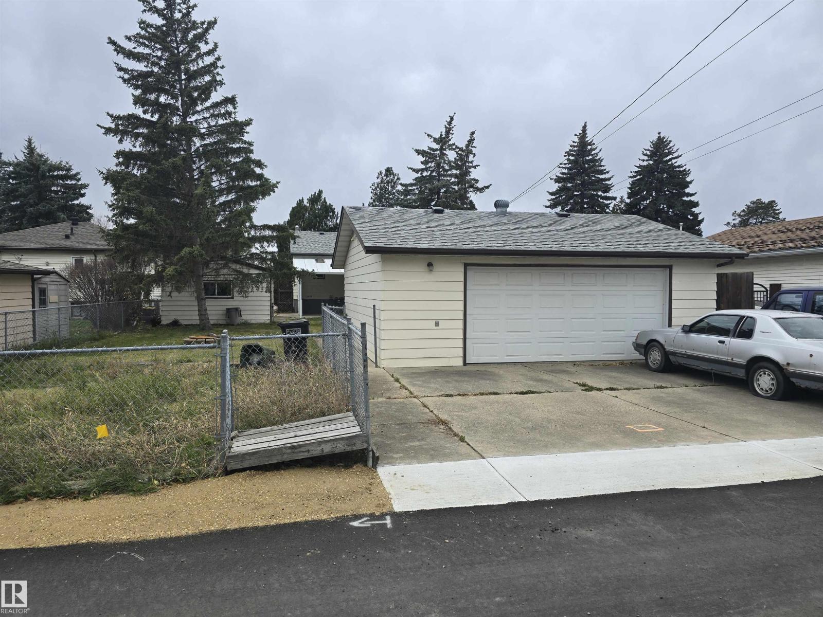 9717 162 St Nw Property Photo 7