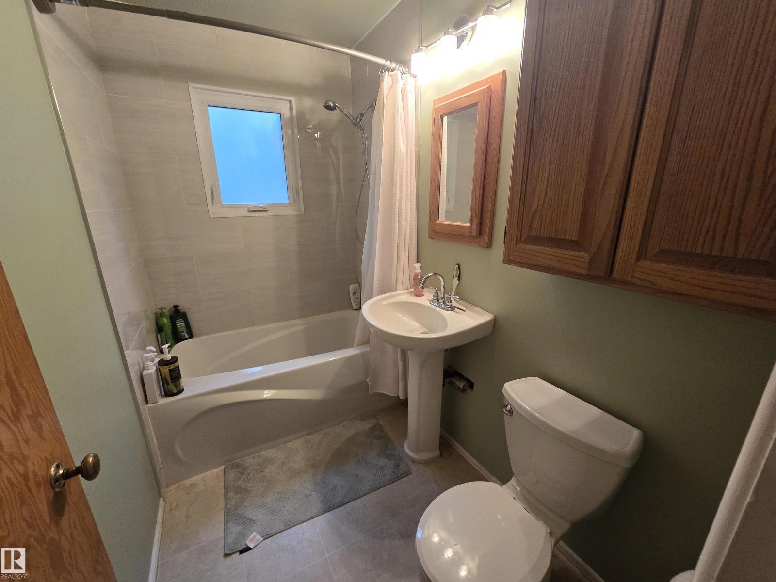 9717 162 St Nw Property Photo 16