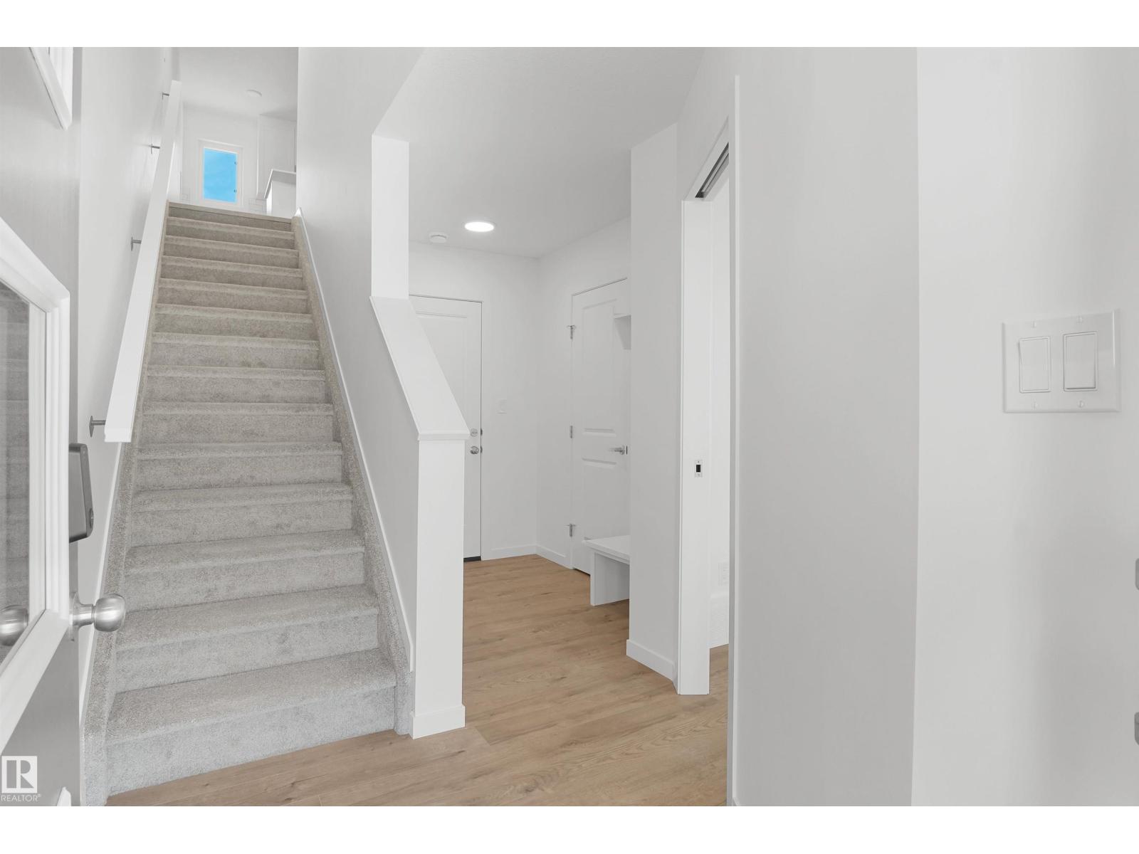 #62 4825 120 St Nw Property Photo 3