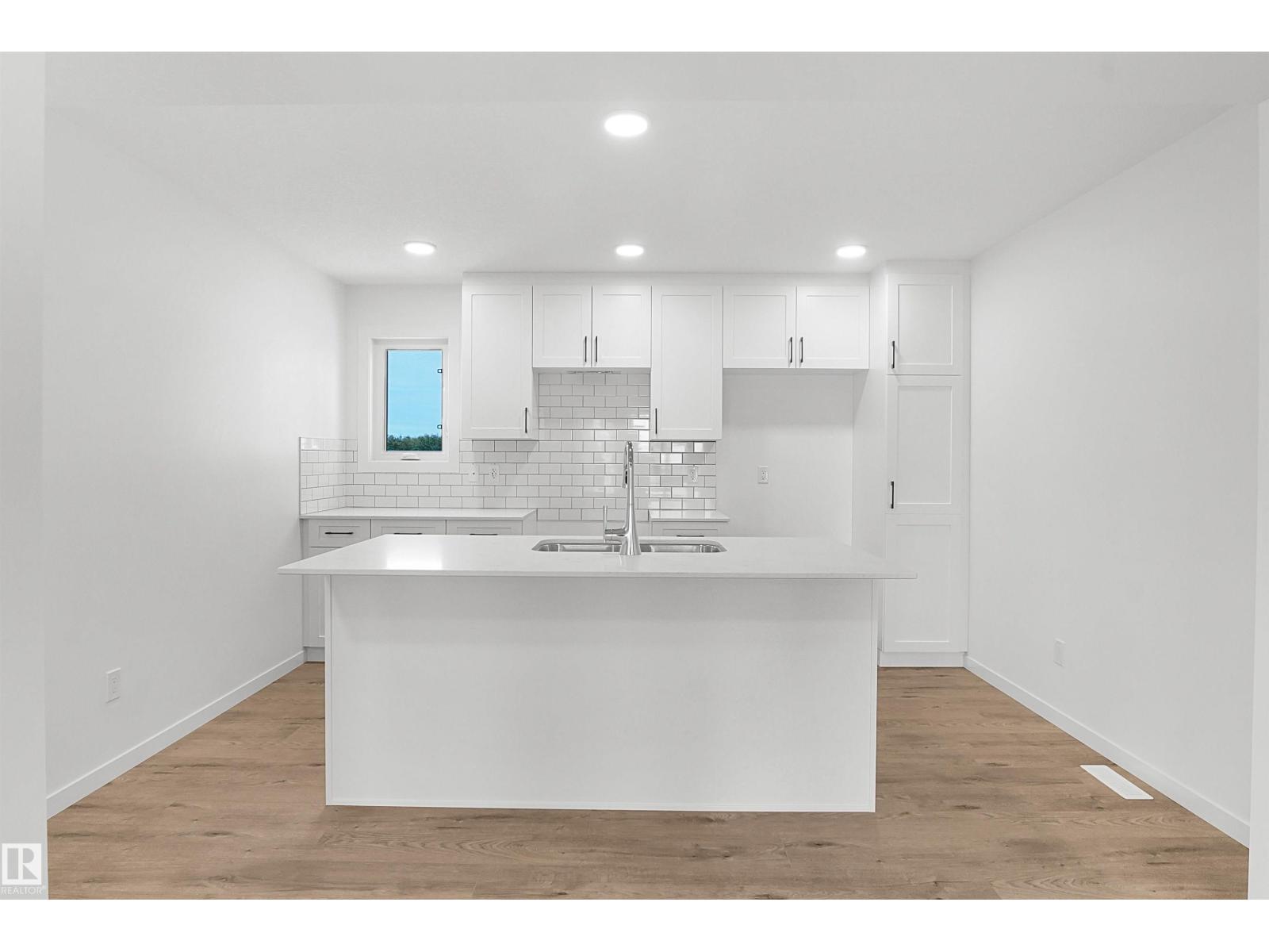 #62 4825 120 St Nw Property Photo 7