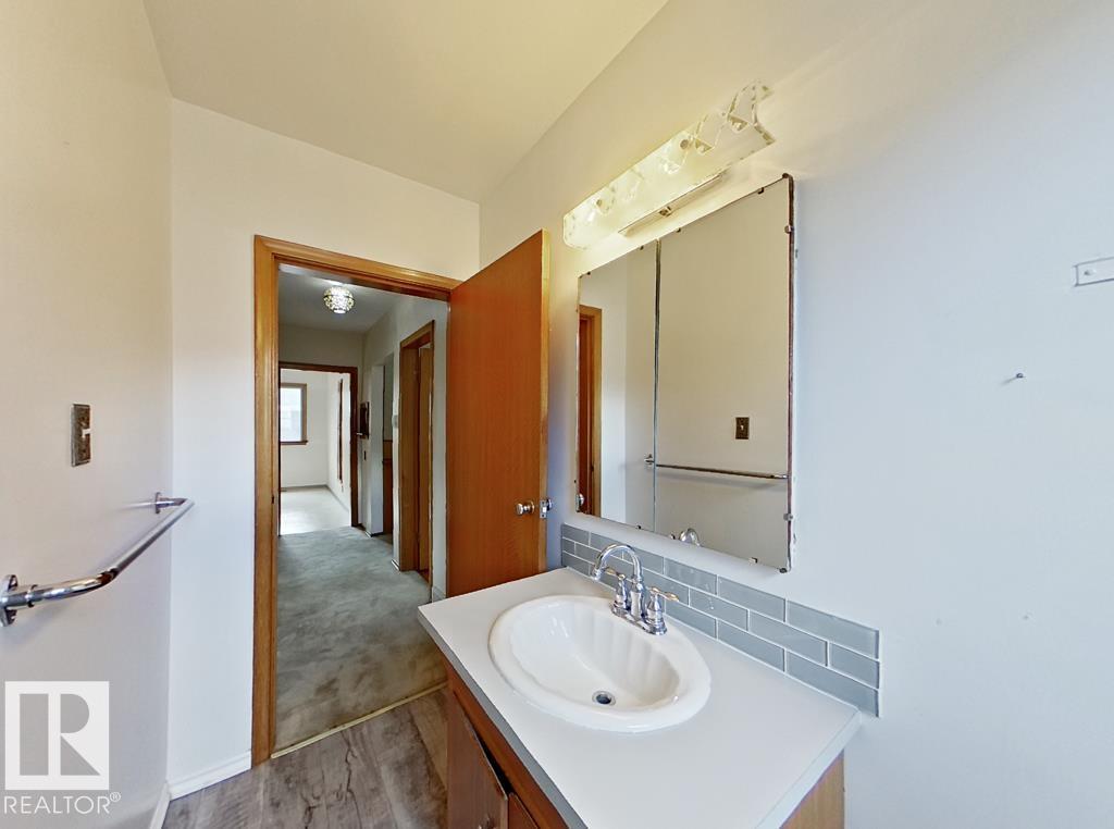 10509 77 St Nw Property Photo 12