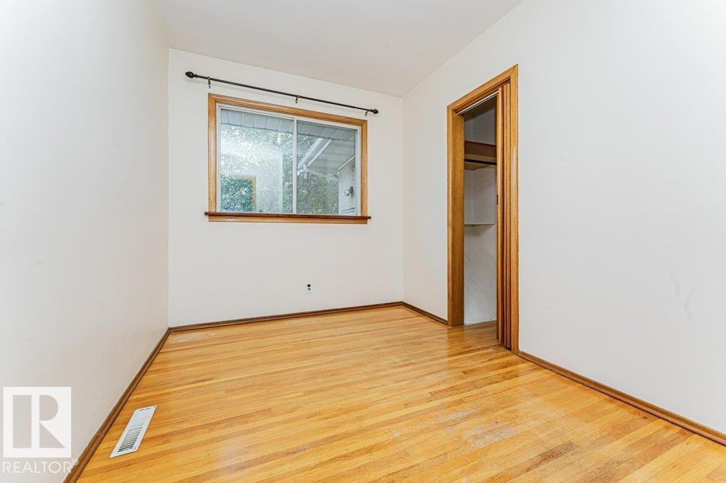 10509 77 St Nw Property Photo 17