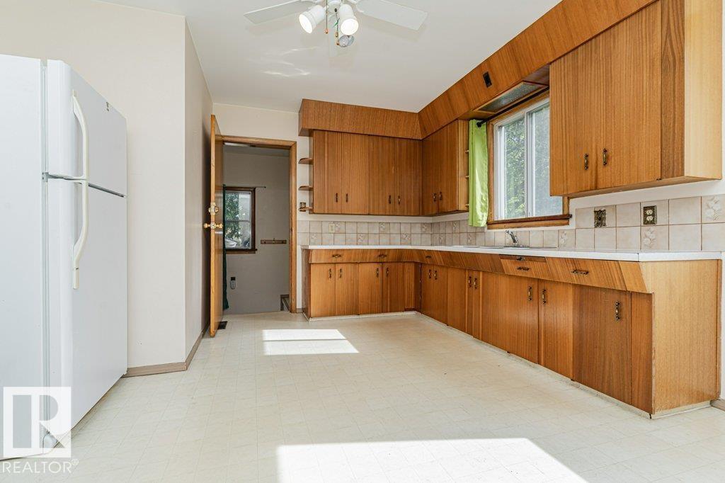 10509 77 St Nw Property Photo 21