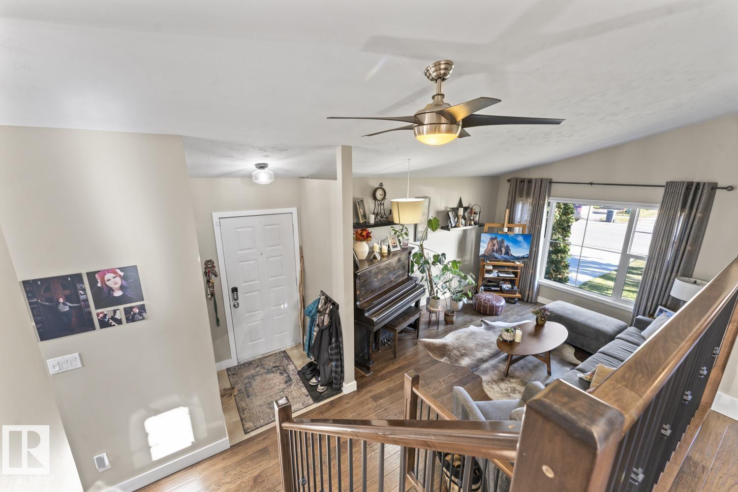 1211 10 St Property Photo 3