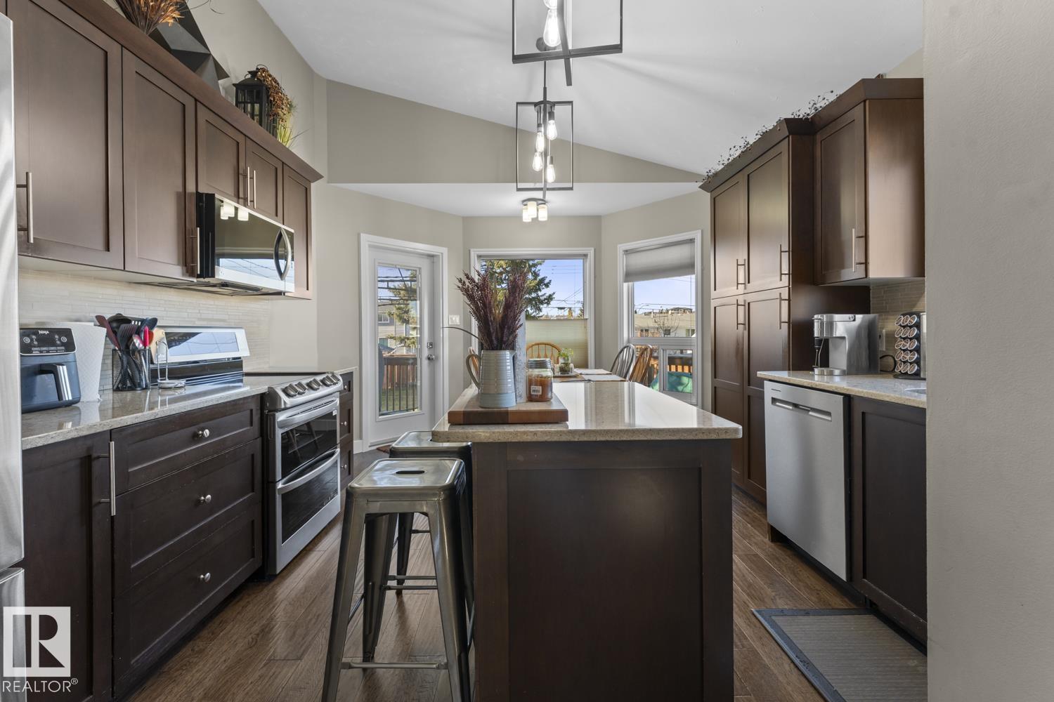 1211 10 St Property Photo 6
