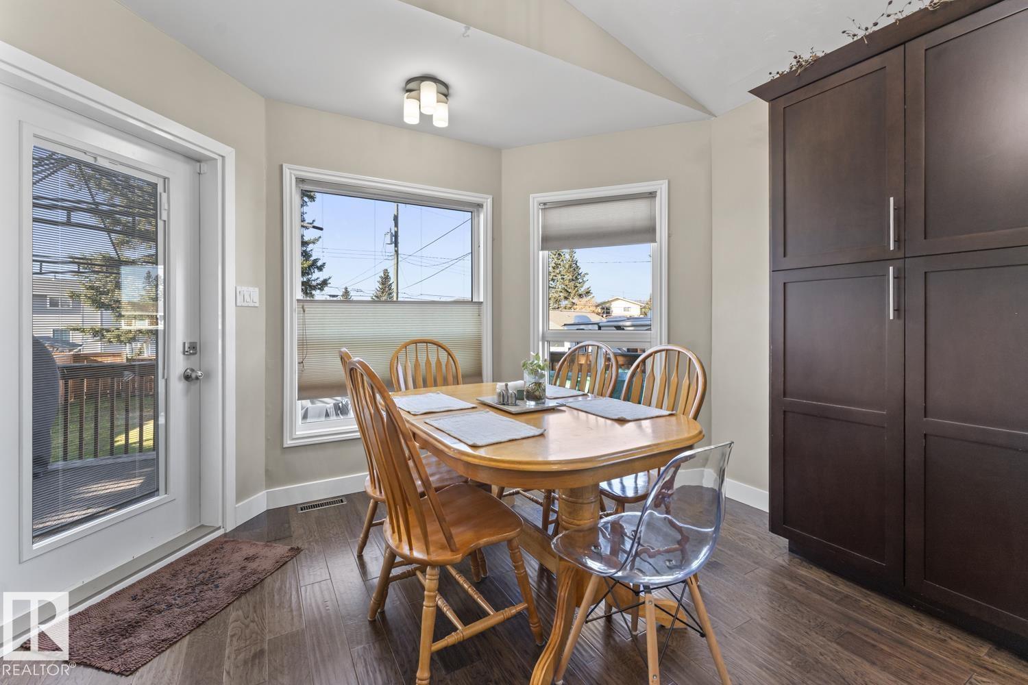 1211 10 St Property Photo 7