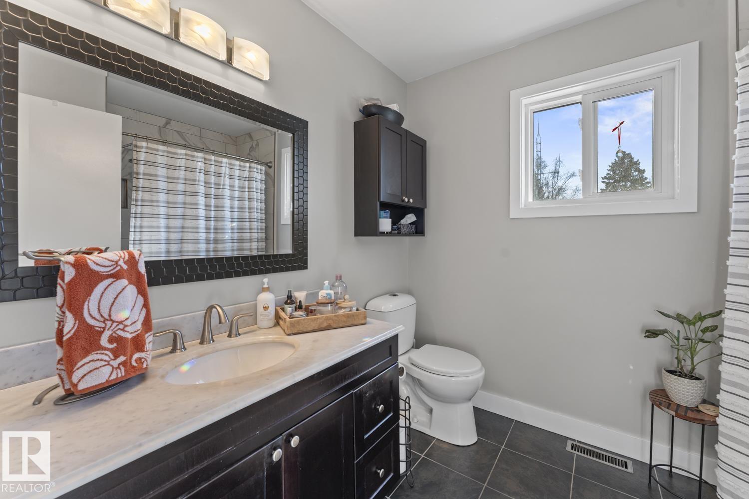 1211 10 St Property Photo 16