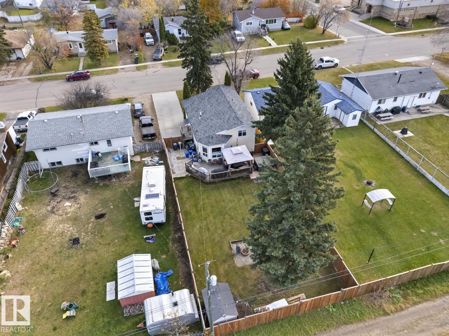 1211 10 St Property Photo 33