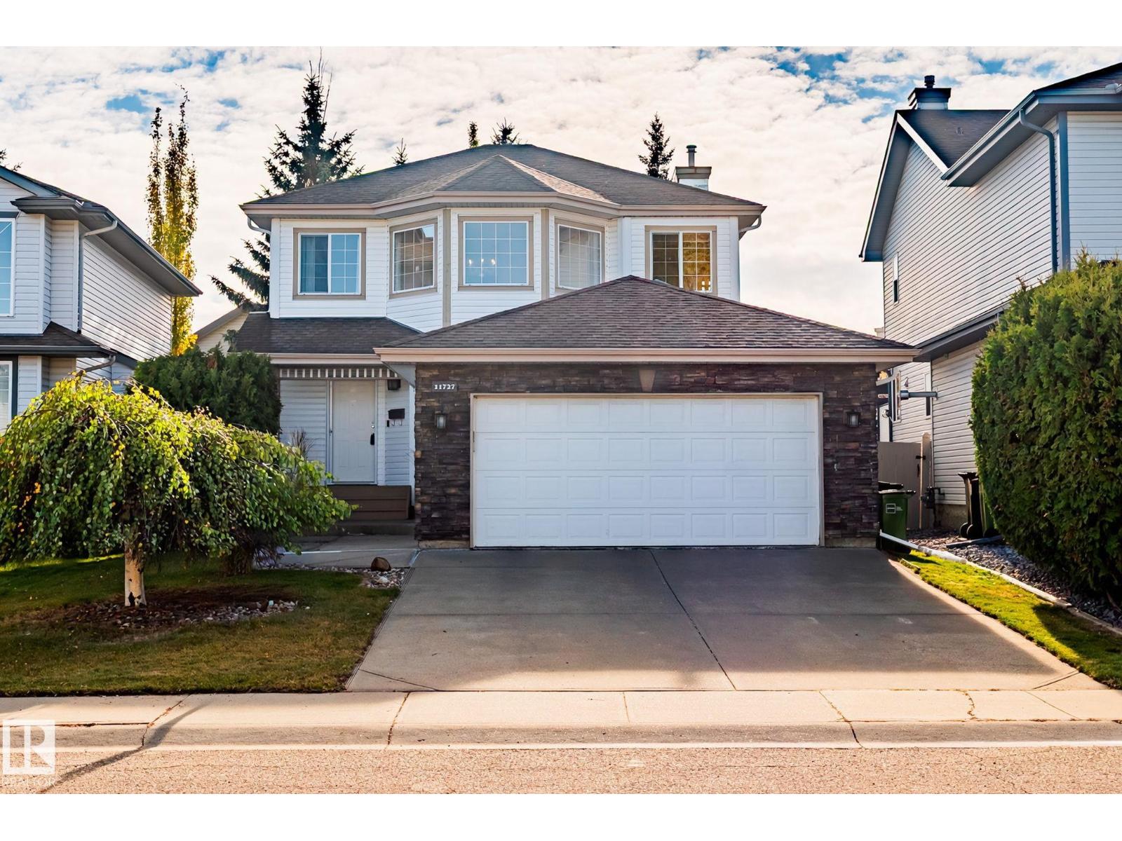 11727 13 AV NW Property Photo 1