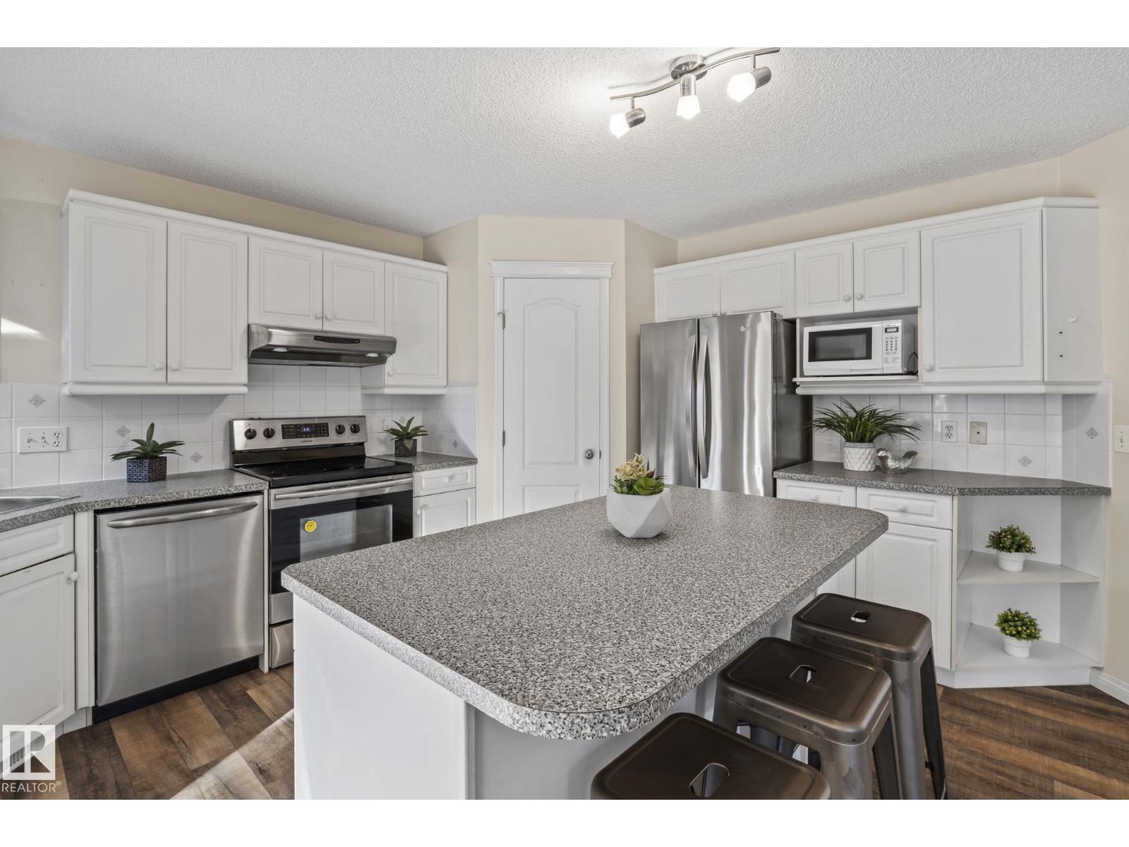 11727 13 Av Nw Property Photo 12