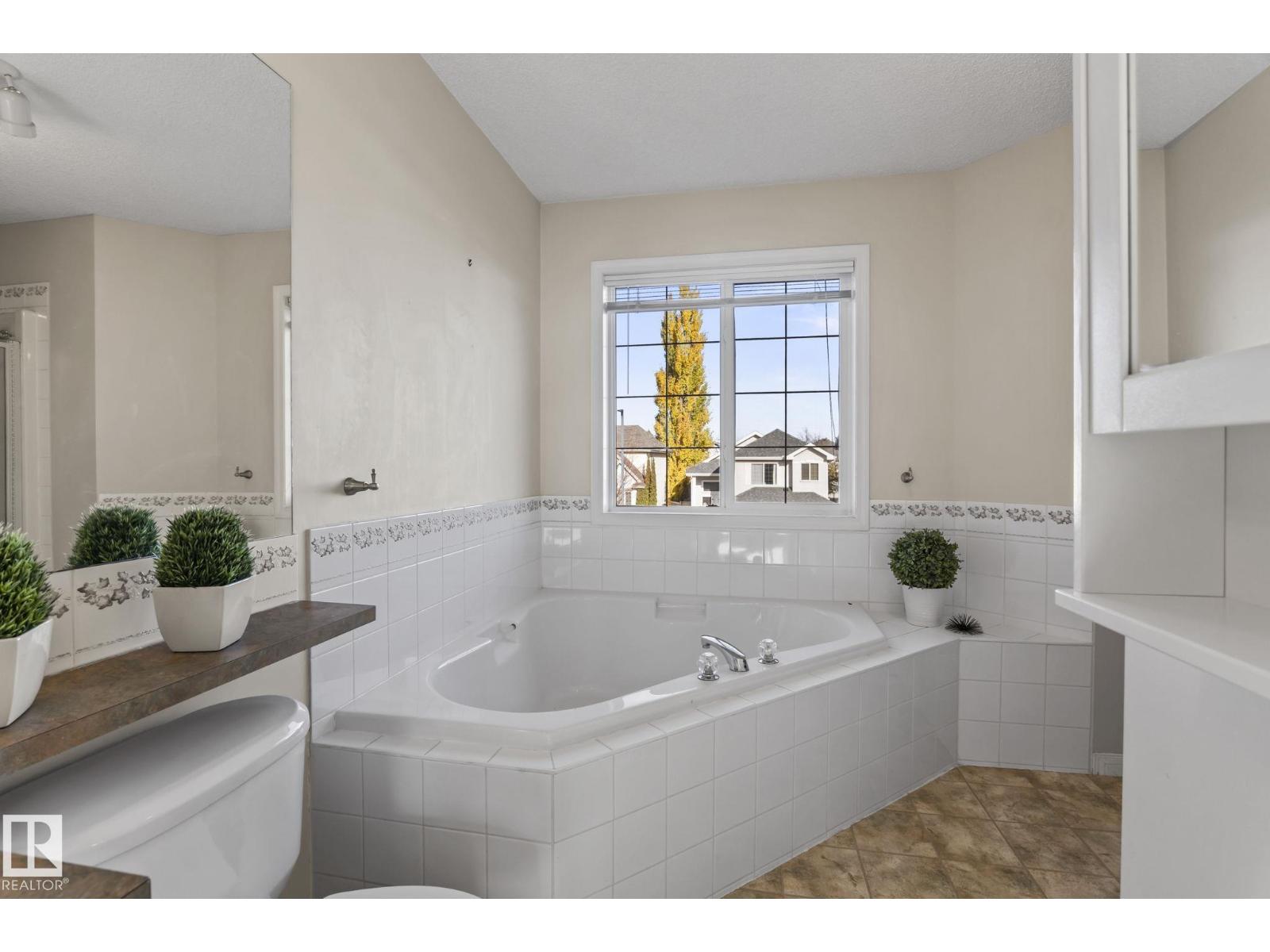 11727 13 Av Nw Property Photo 27