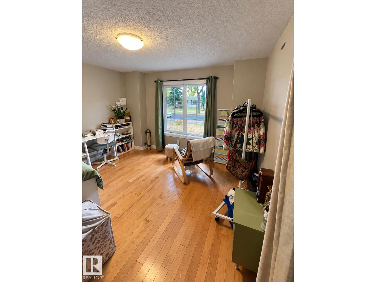 12041 103 St Nw Property Photo 5
