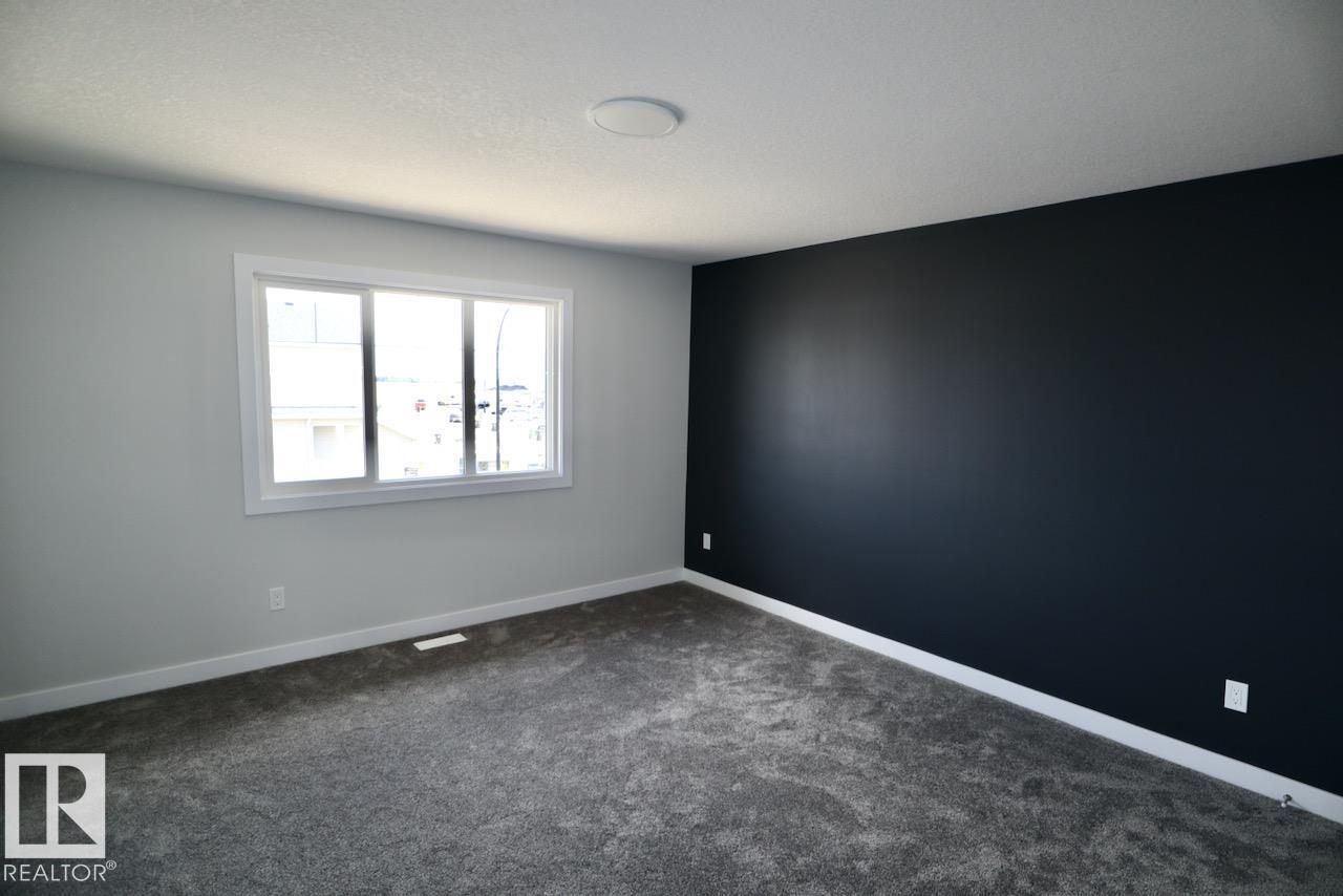 #upper 284 Rolston Wd Property Photo 5