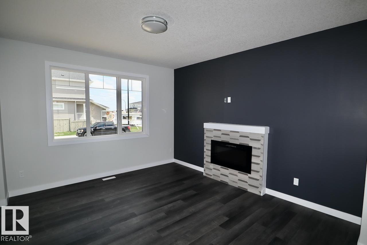 #upper 284 Rolston Wd Property Photo 6