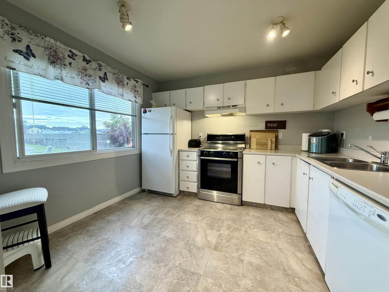 5107 146 Av Nw Property Photo 4