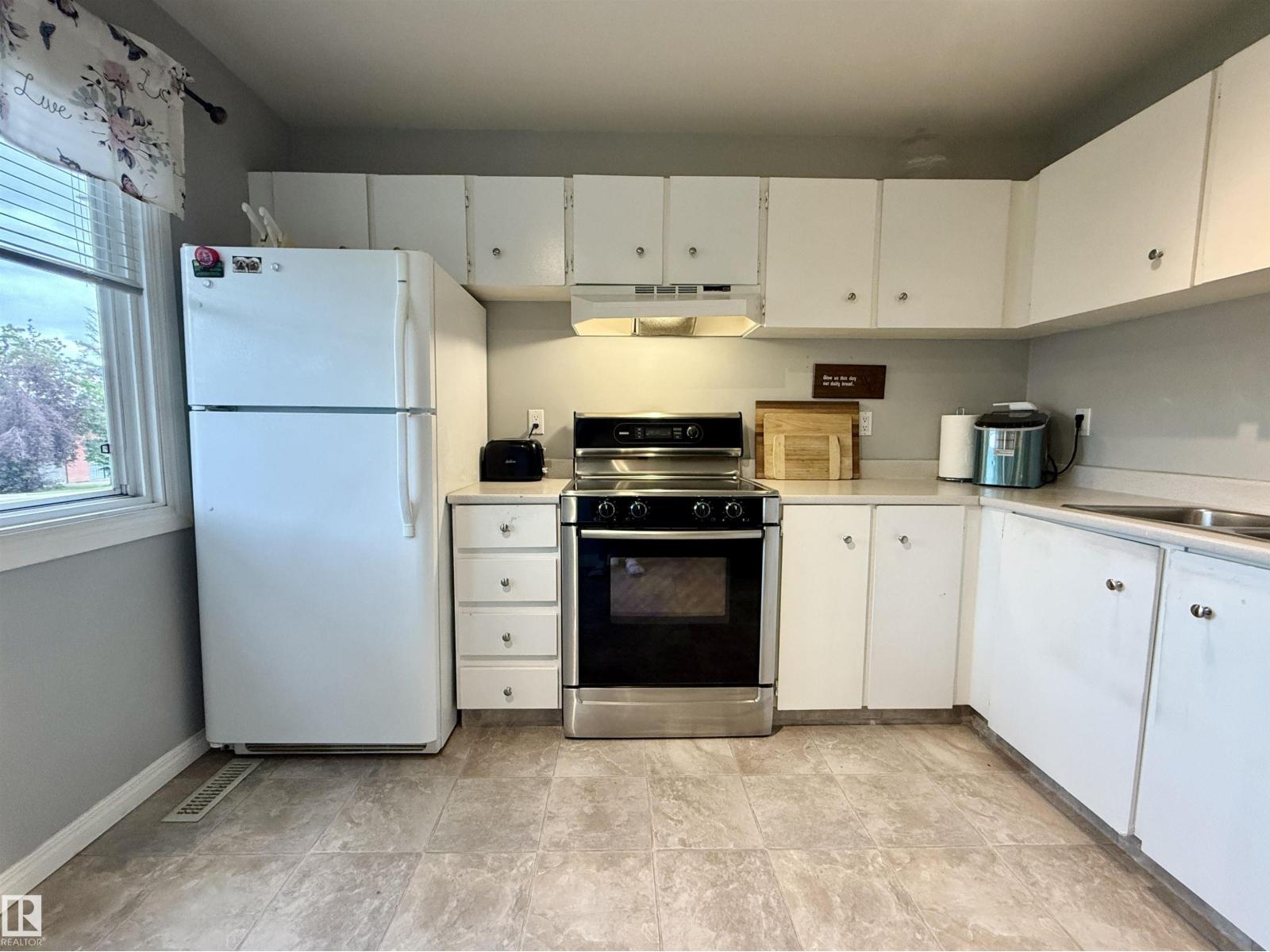 5107 146 Av Nw Property Photo 5