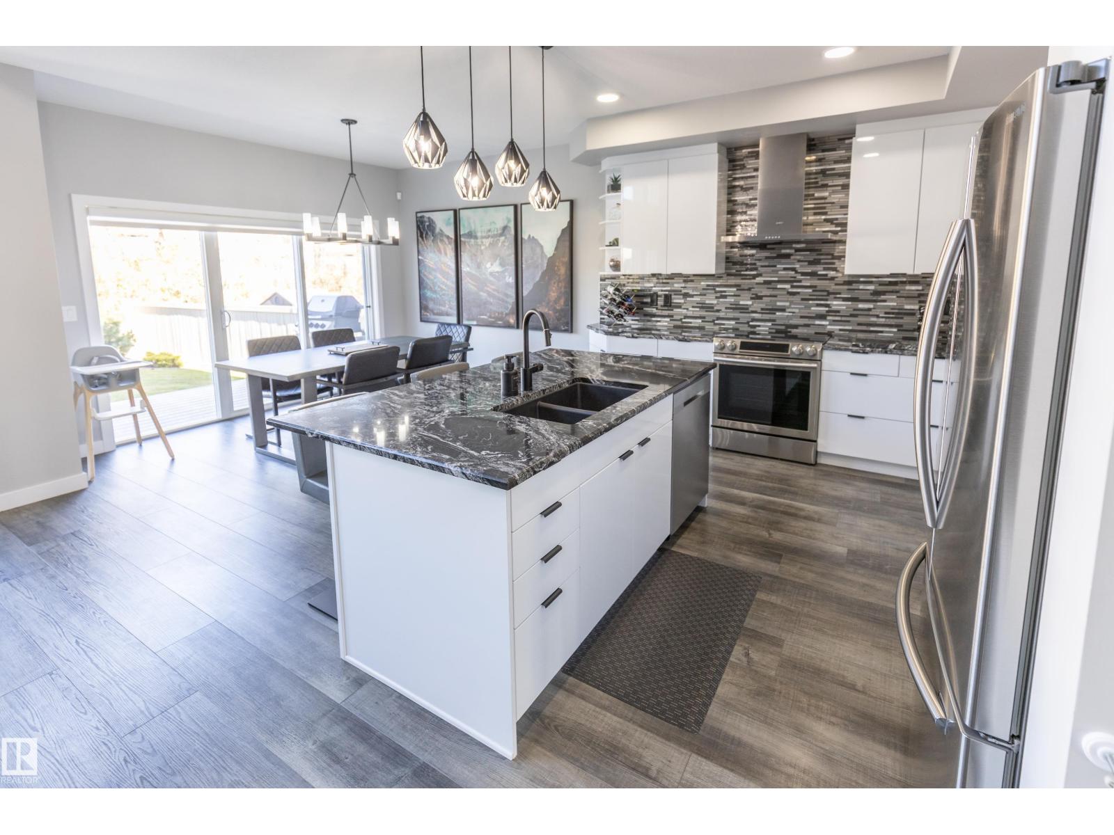 529 Eagleson Wd Nw Property Photo 20