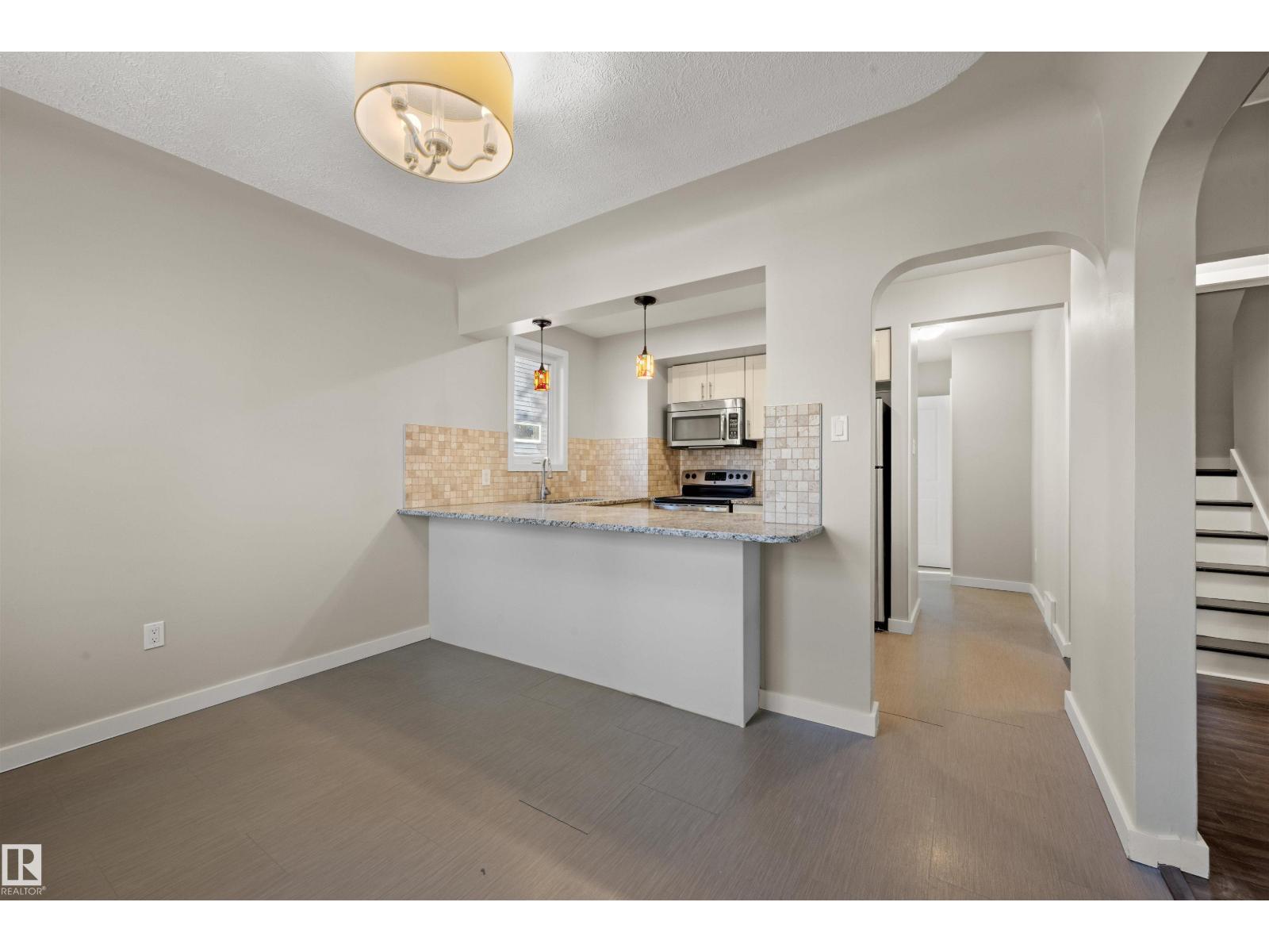10969 139 St Nw Property Photo 5