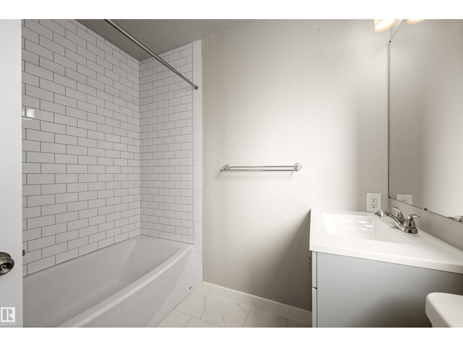 10969 139 St Nw Property Photo 14