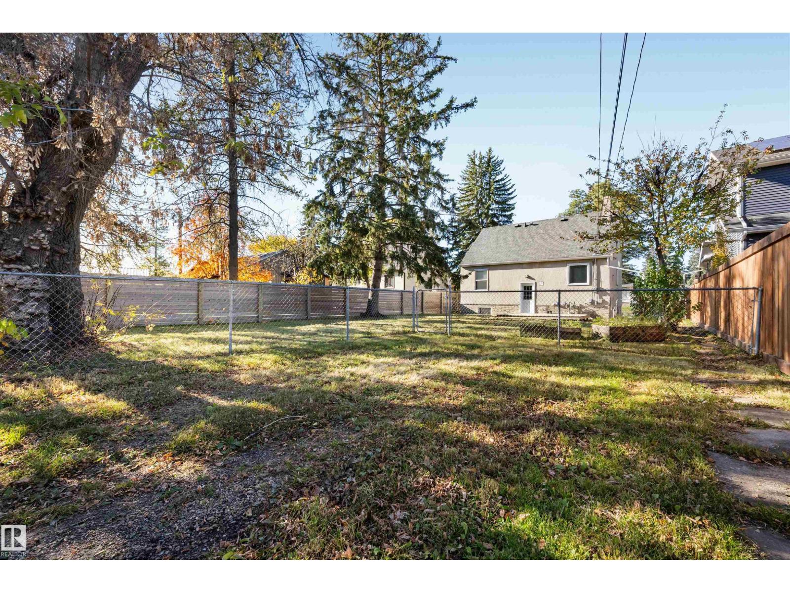 10969 139 St Nw Property Photo 44