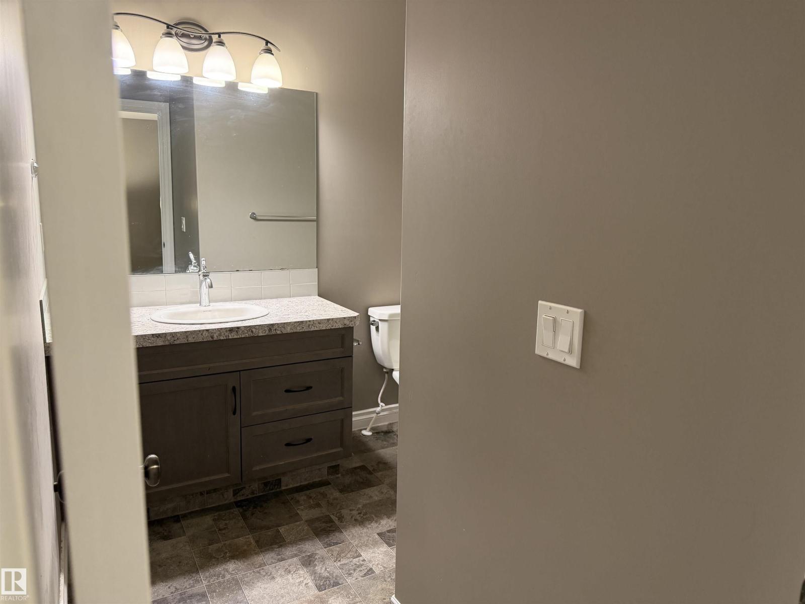 4038 56 Av Property Photo 5