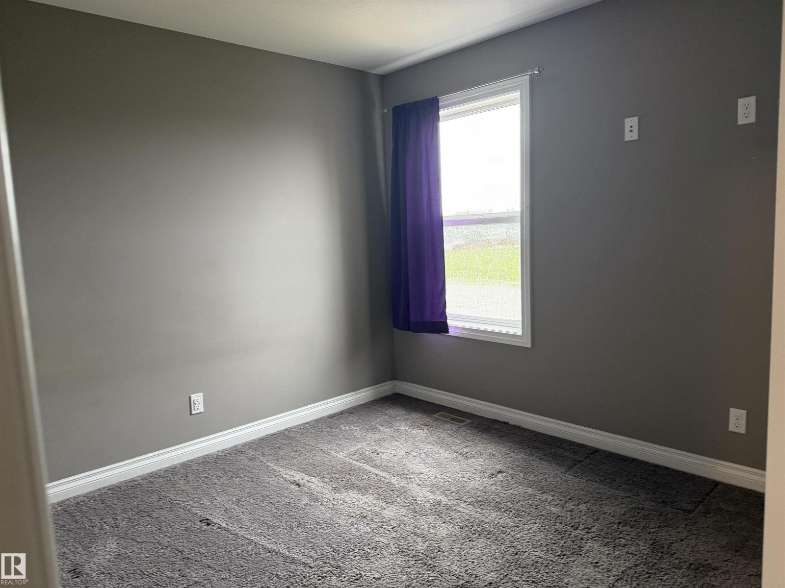 4038 56 Av Property Photo 7