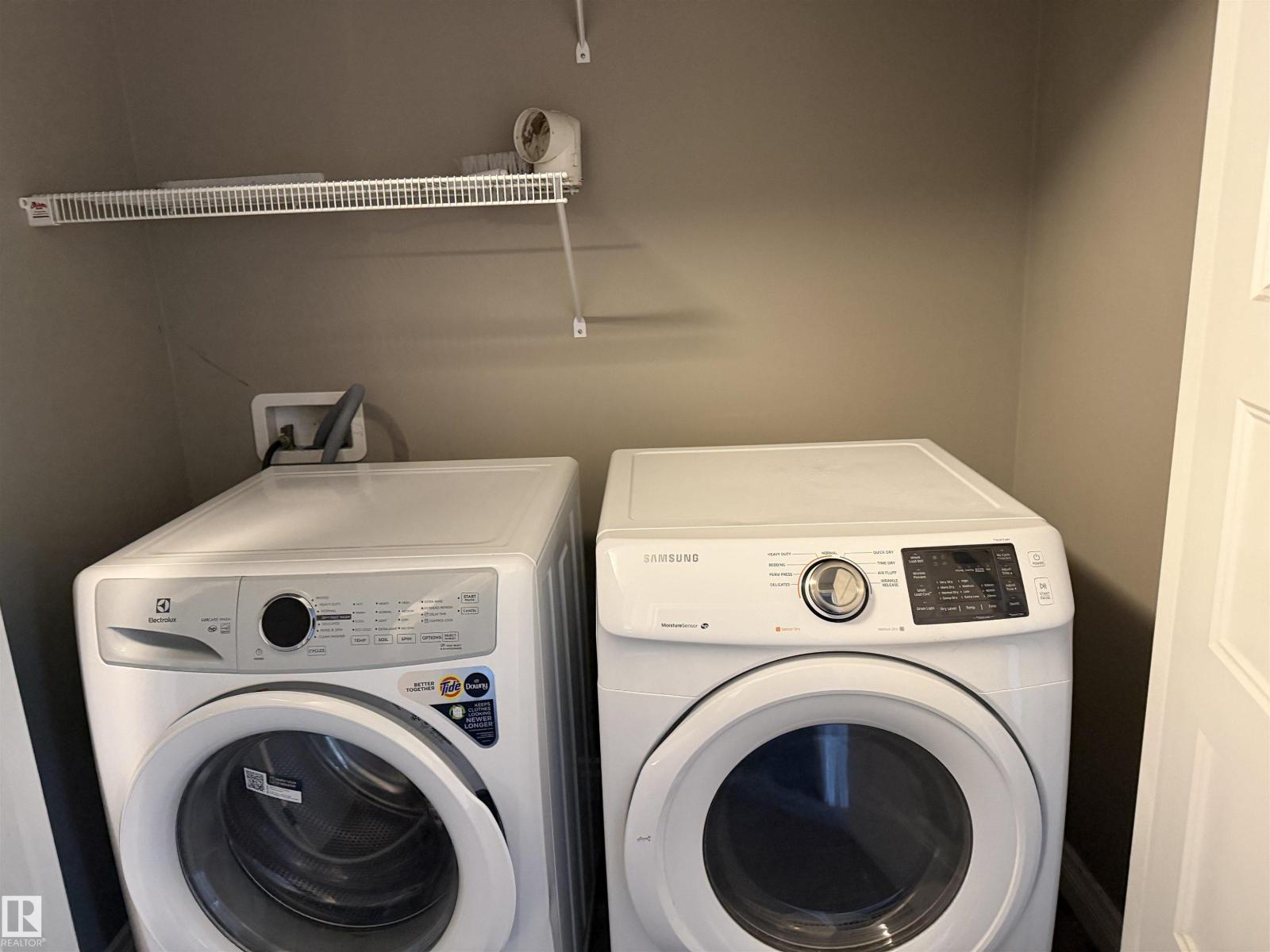 4038 56 Av Property Photo 8