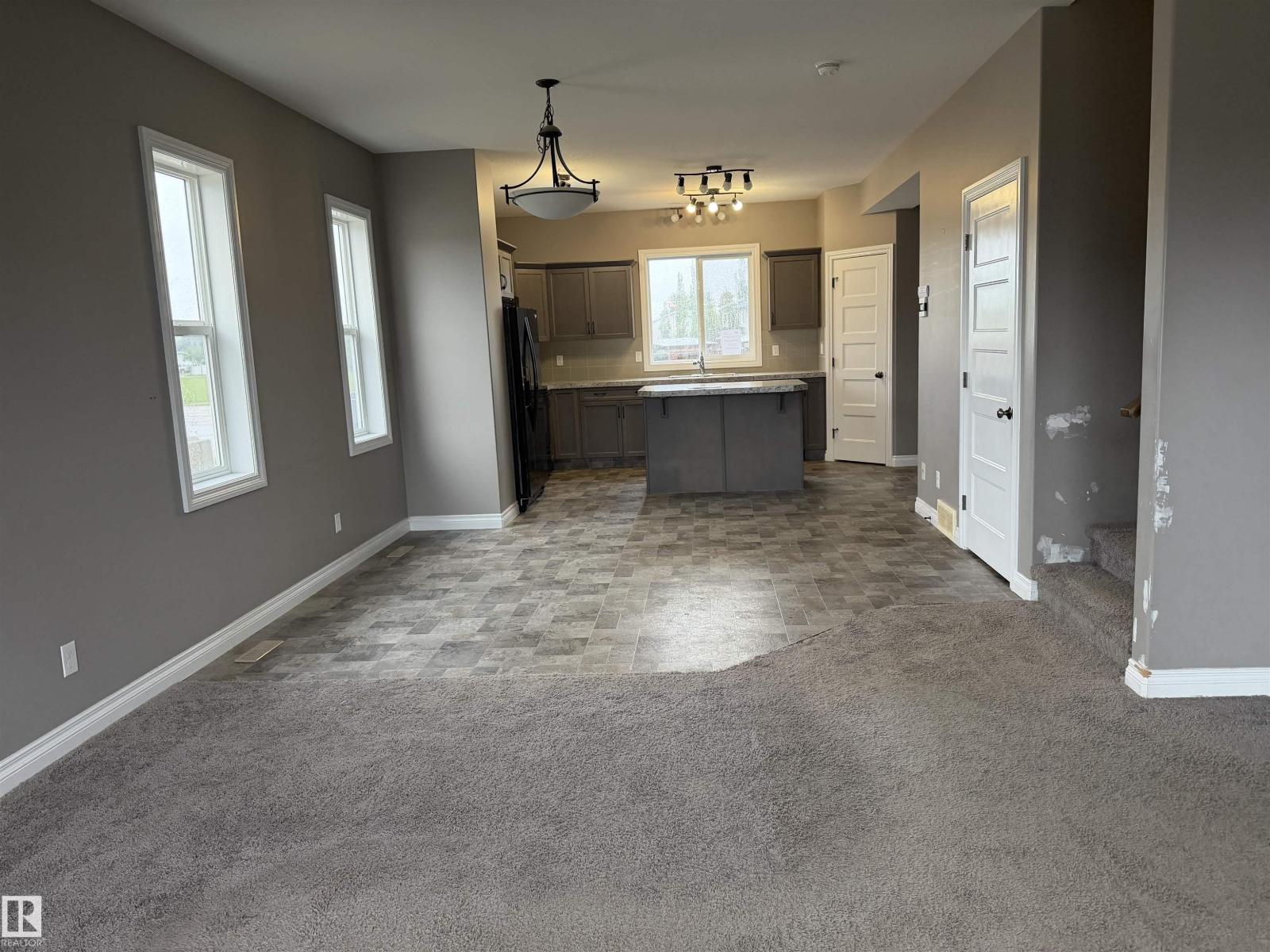 4038 56 Av Property Photo 16