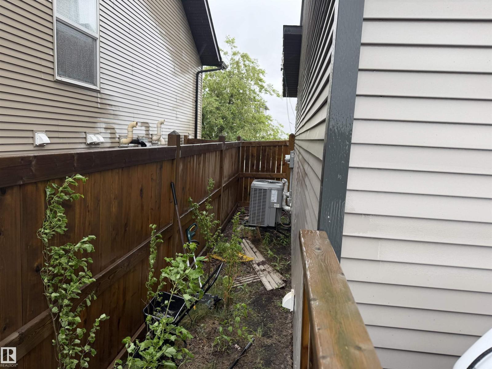 4038 56 Av Property Photo 20
