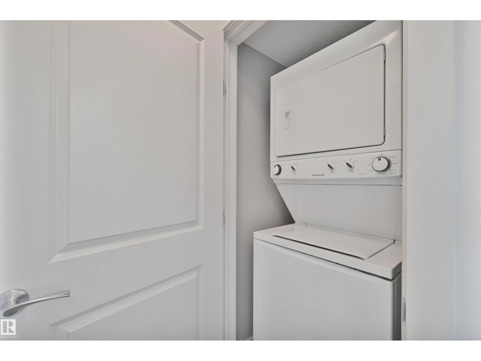 #35 2922 Maple Wy Nw Property Photo 9