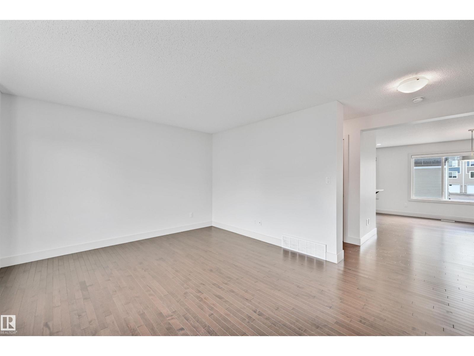 #35 2922 Maple Wy Nw Property Photo 11